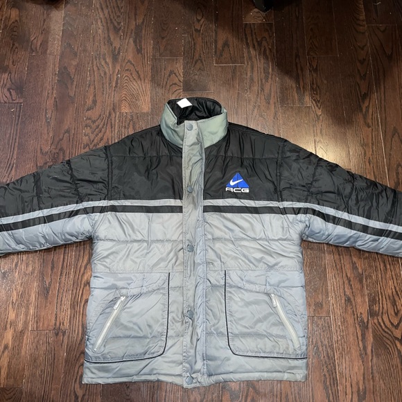 Vintage Nike, ACG, reversible down jacket - Picture 3 of 3